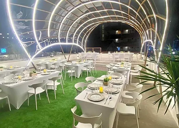 호텔 Aurora Pasay Near Airport 3*