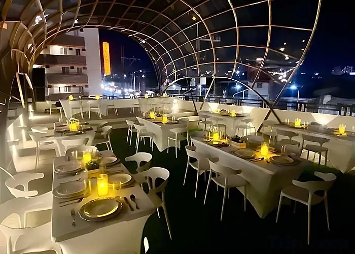 호텔 Aurora Pasay Near Airport