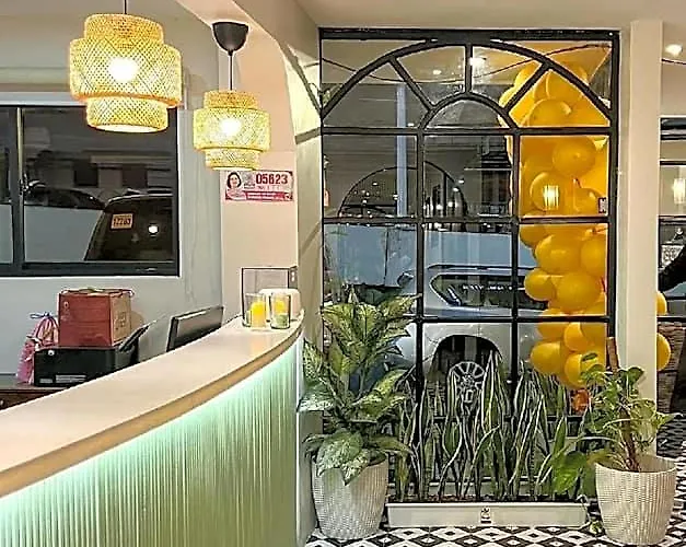 Aurora Pasay Near Airport 3* 마닐라