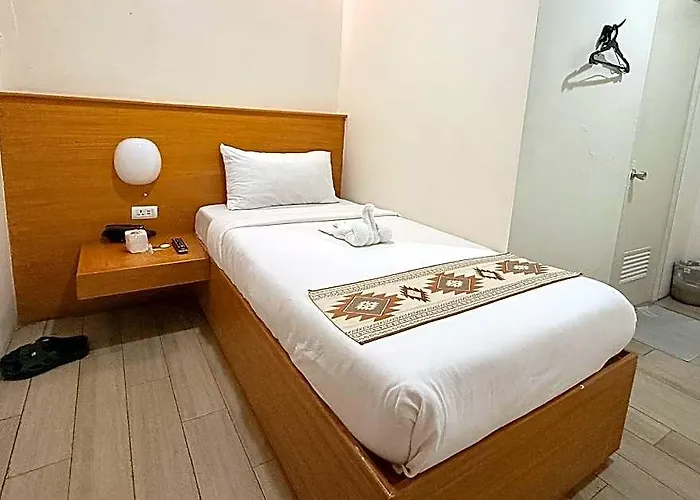 호텔 Aurora Pasay Near Airport 마닐라